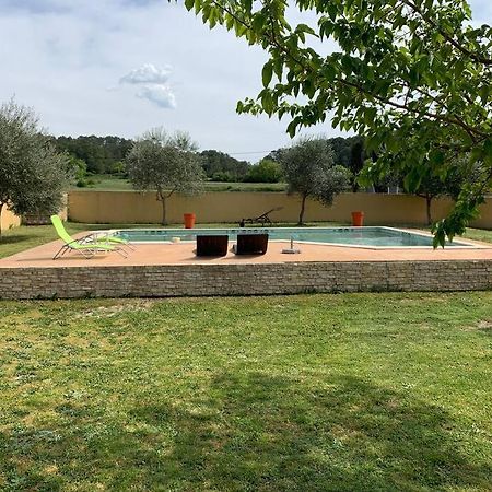 Loue Studio Dans Une Villa Avec Piscine Terrasse Saint-Theodorit Bagian luar foto