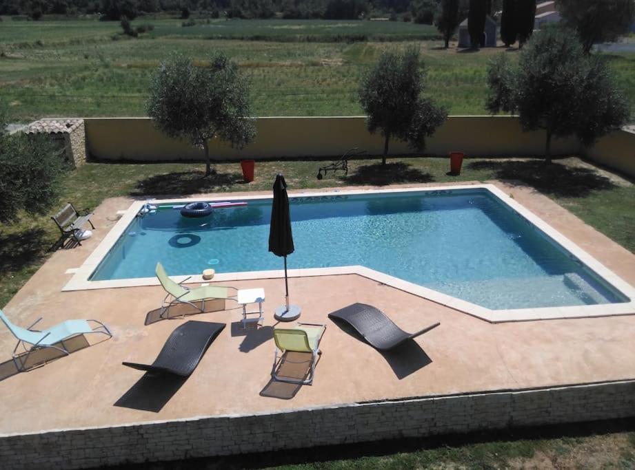 Loue Studio Dans Une Villa Avec Piscine Terrasse Saint-Theodorit Bagian luar foto
